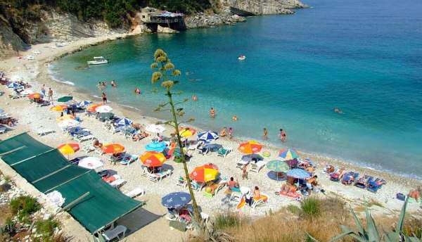 Tatimet per bizneset turistike: Kujdes punonjesit, paga minimale 24 mije leke dhe jo periudhe prove